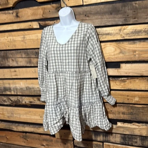 Hayden Los Angeles Smocked Cuff V Neck‎ Tiered Plaid Dress Size Medium NWT - Picture 4 of 11